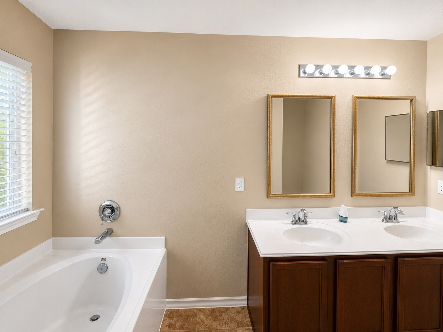 23 Fairlee Court Property Photo 28