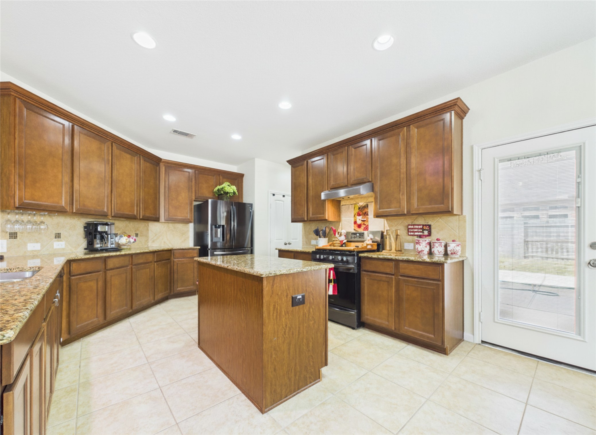 17622 Barrowfield Lane Property Photo 9