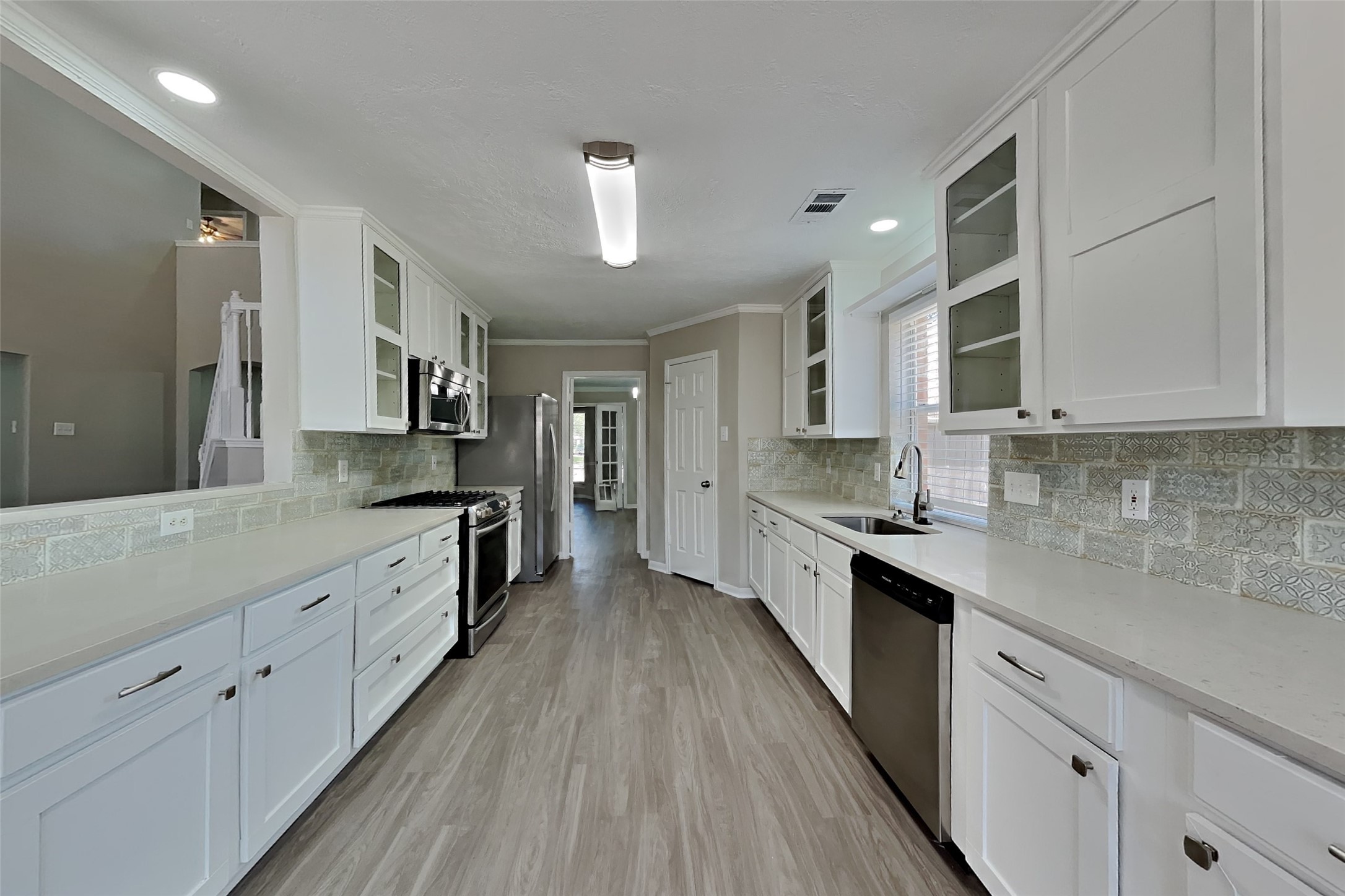 10406 Comanche Springs Court Property Photo 4