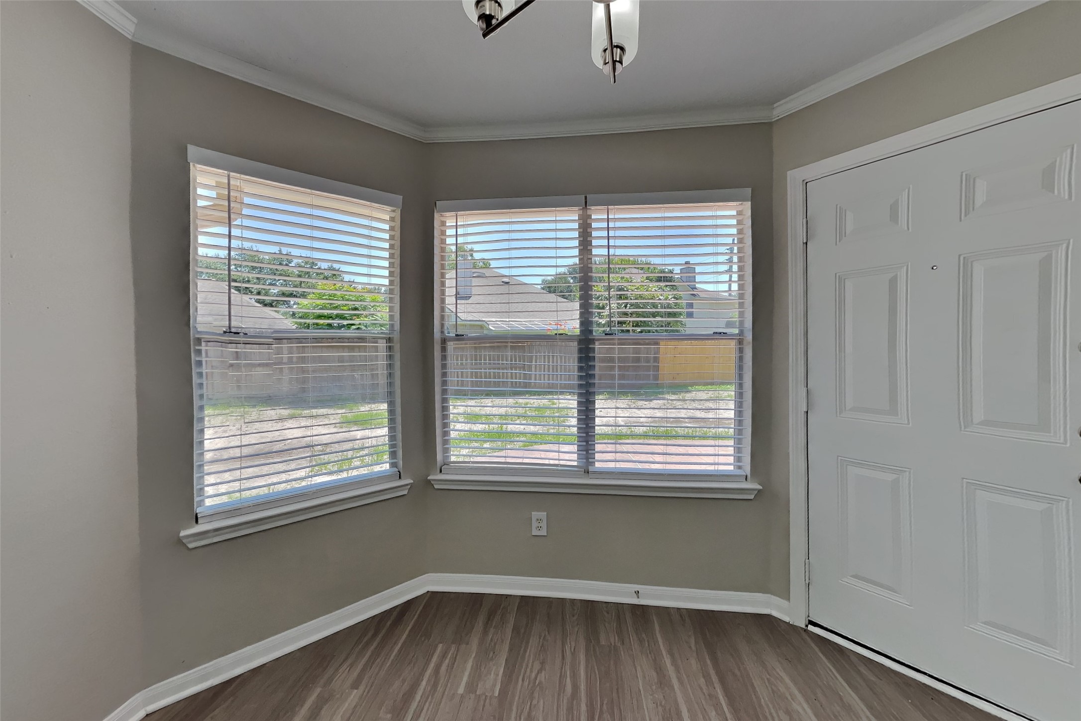10406 Comanche Springs Court Property Photo 6