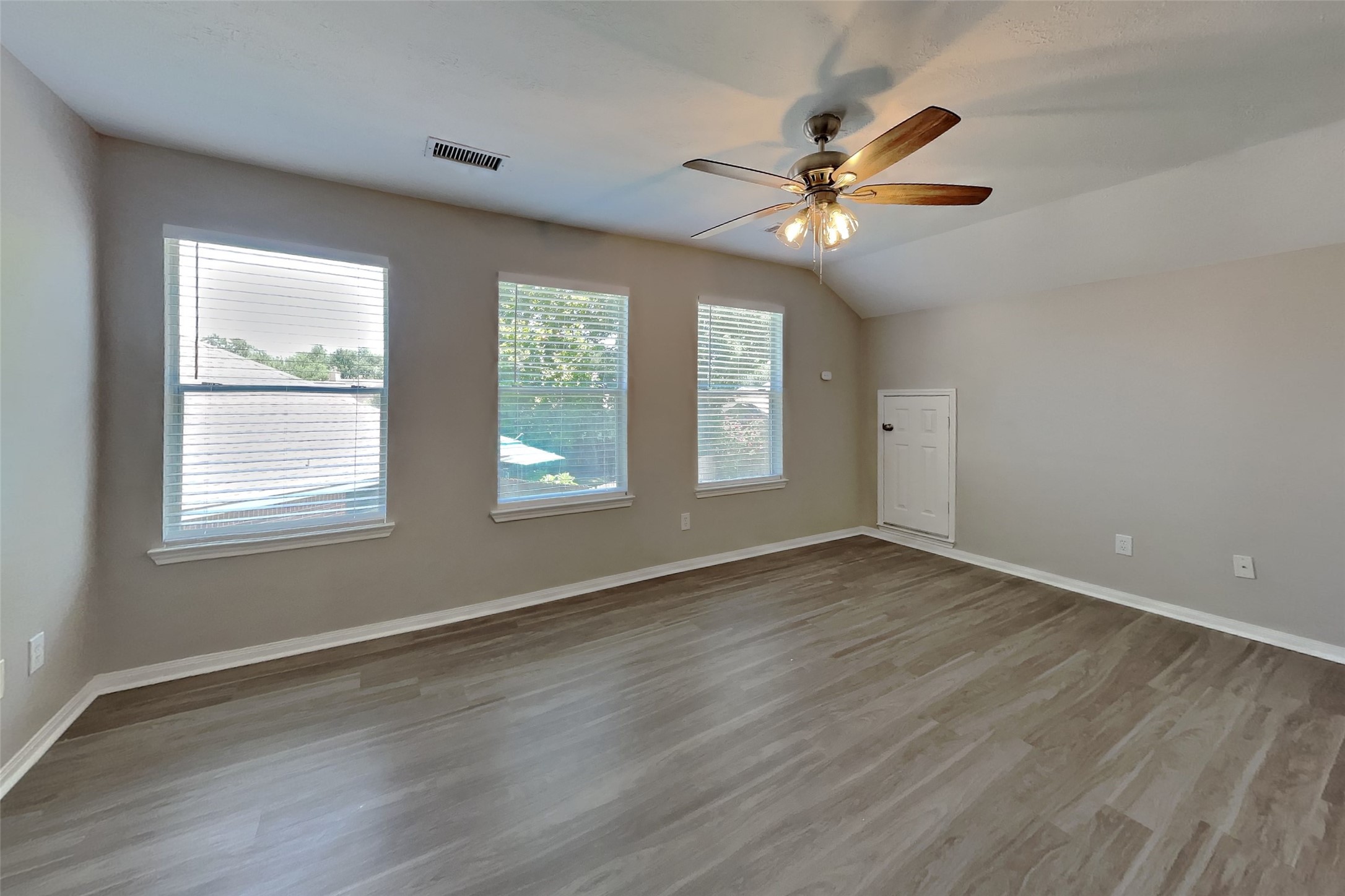 10406 Comanche Springs Court Property Photo 18