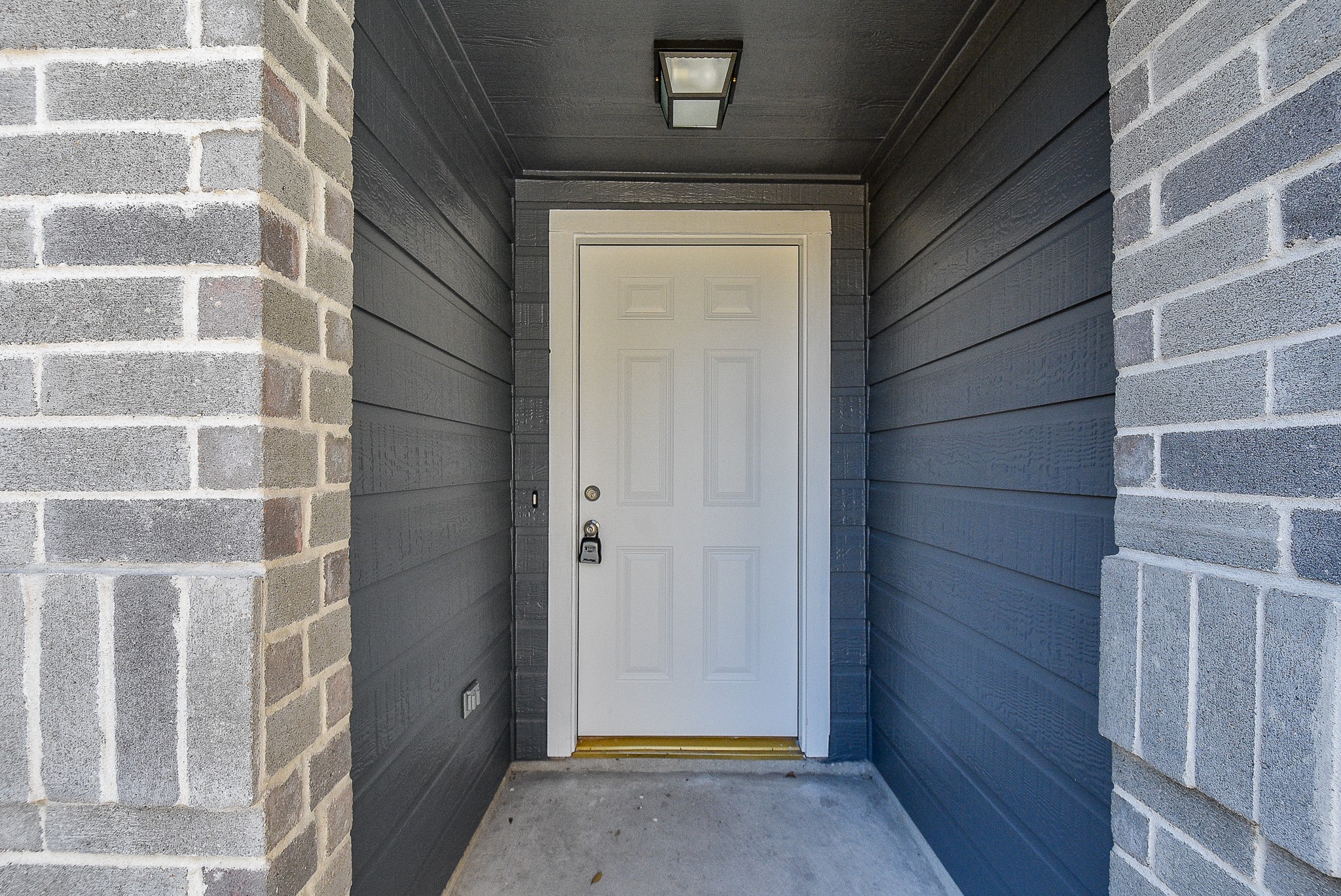 7818 Summer Place Drive Property Photo 1
