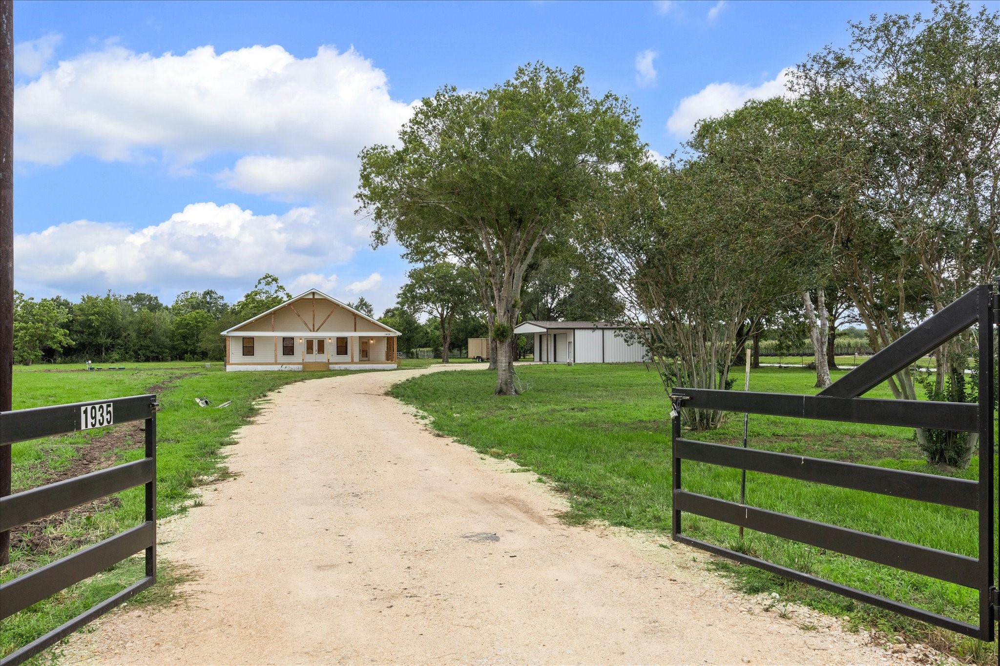 1935 Willow Road Property Photo