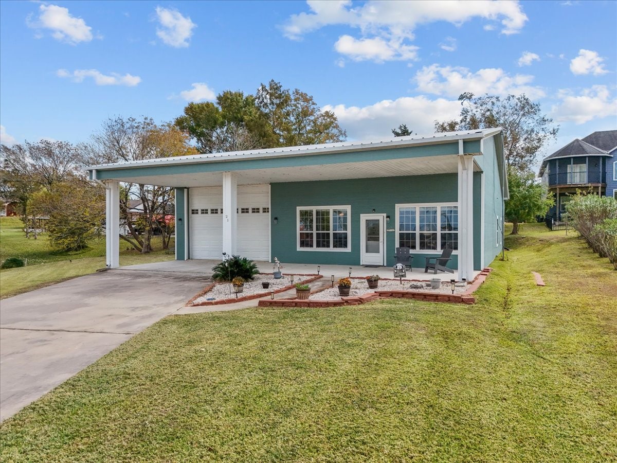 21 Flamingo Circle Property Photo 2