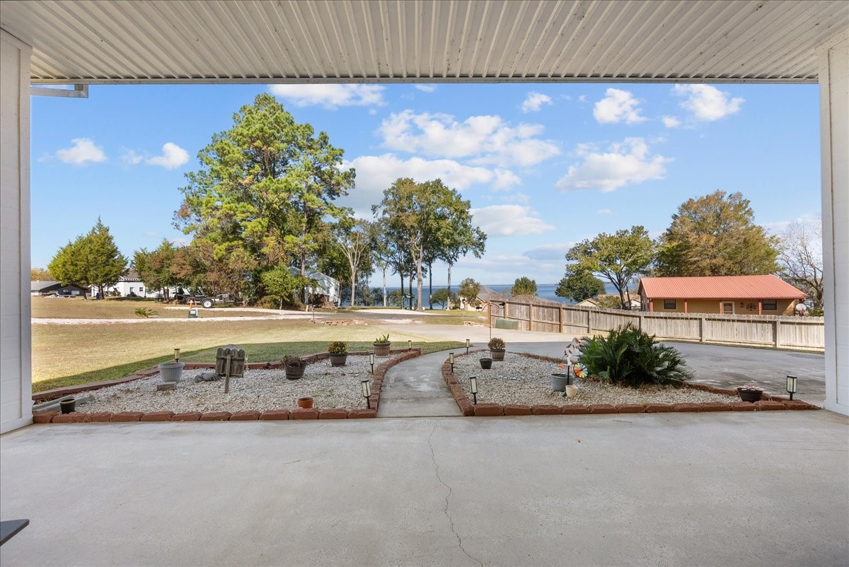 21 Flamingo Circle Property Photo 8