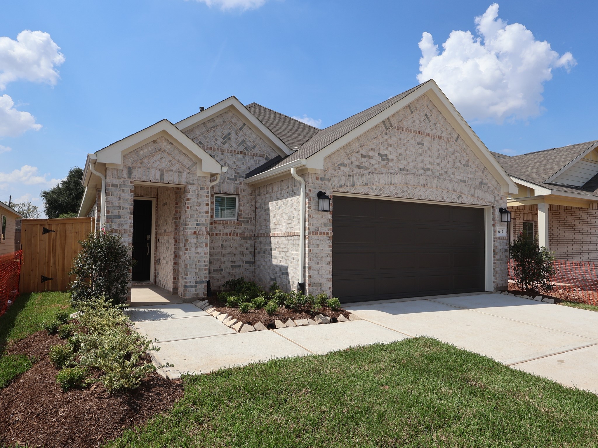 5942 Texas Sun Drive Property Photo 1