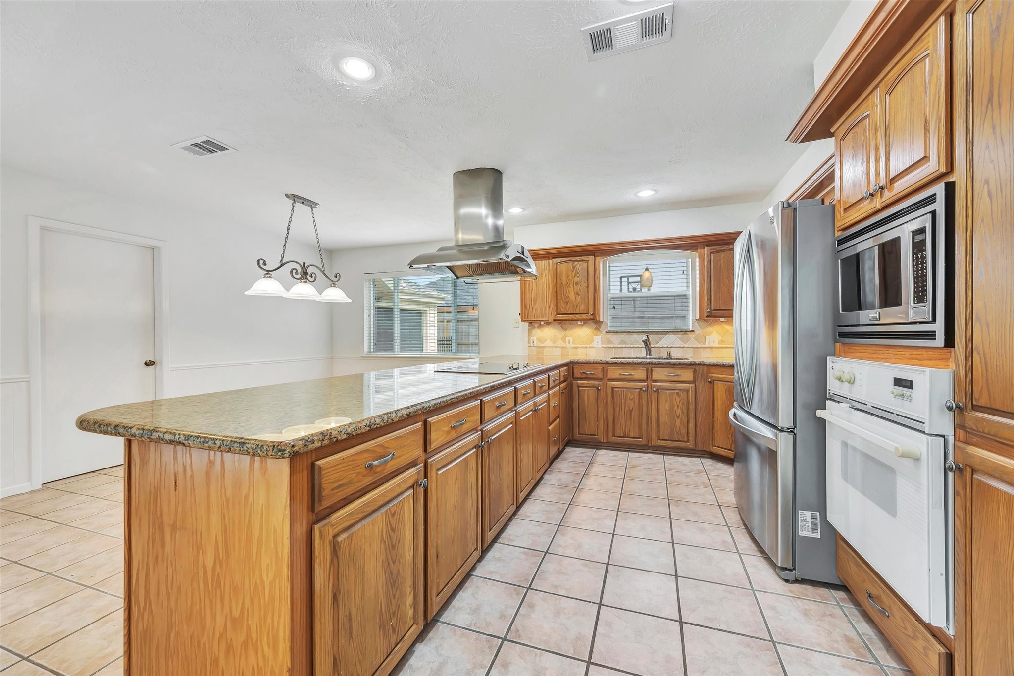15414 Pleasant Valley Road Property Photo 1