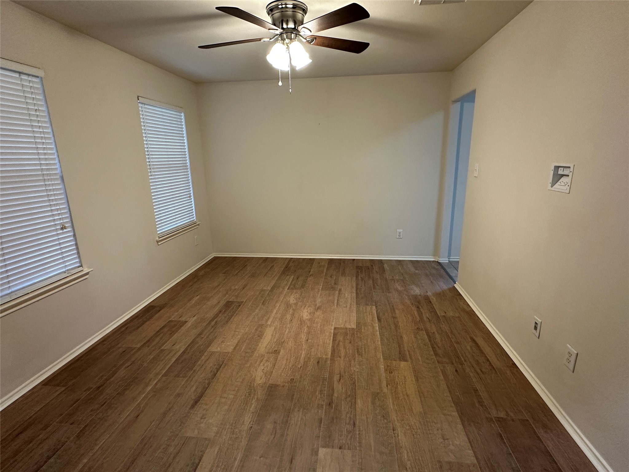 10427 Hamlet Vale Court Property Photo 3