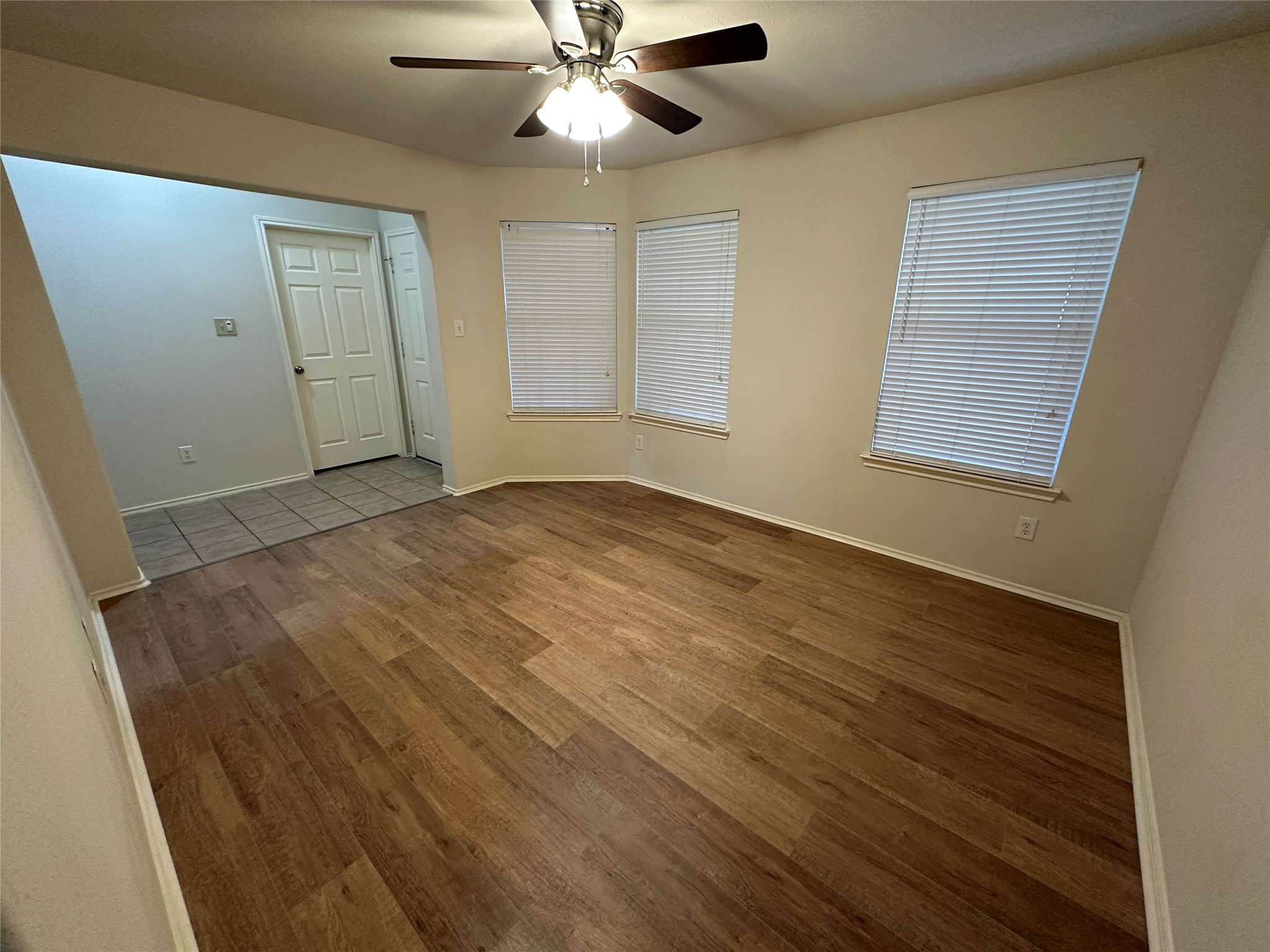 10427 Hamlet Vale Court Property Photo 4