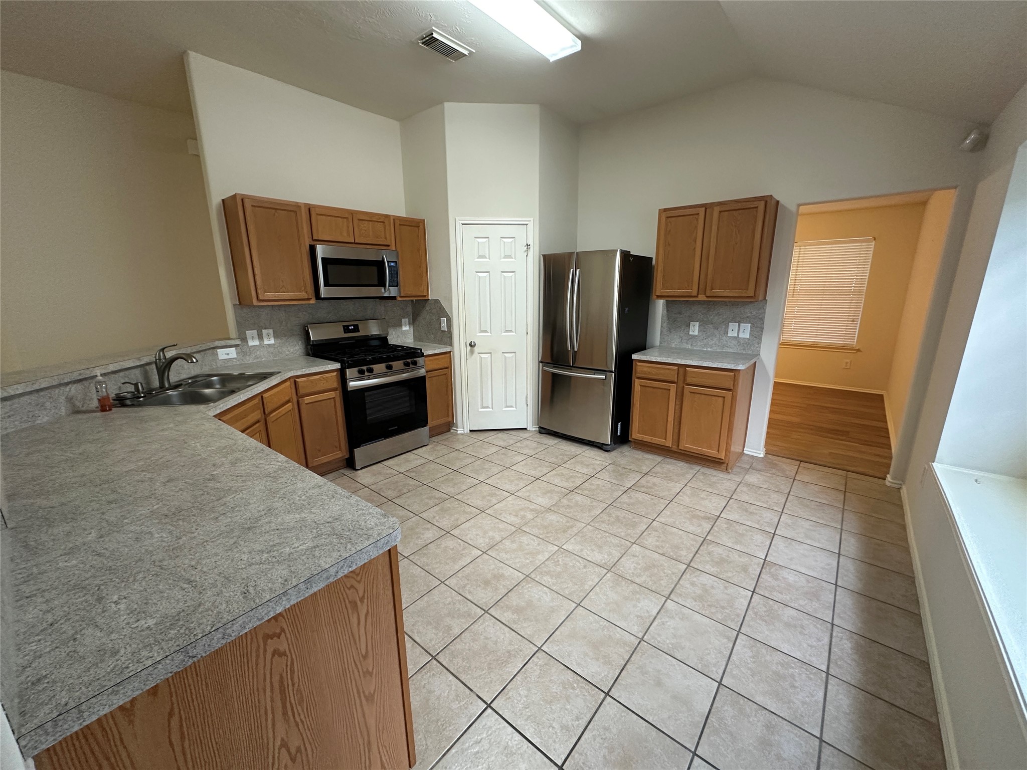 10427 Hamlet Vale Court Property Photo 6
