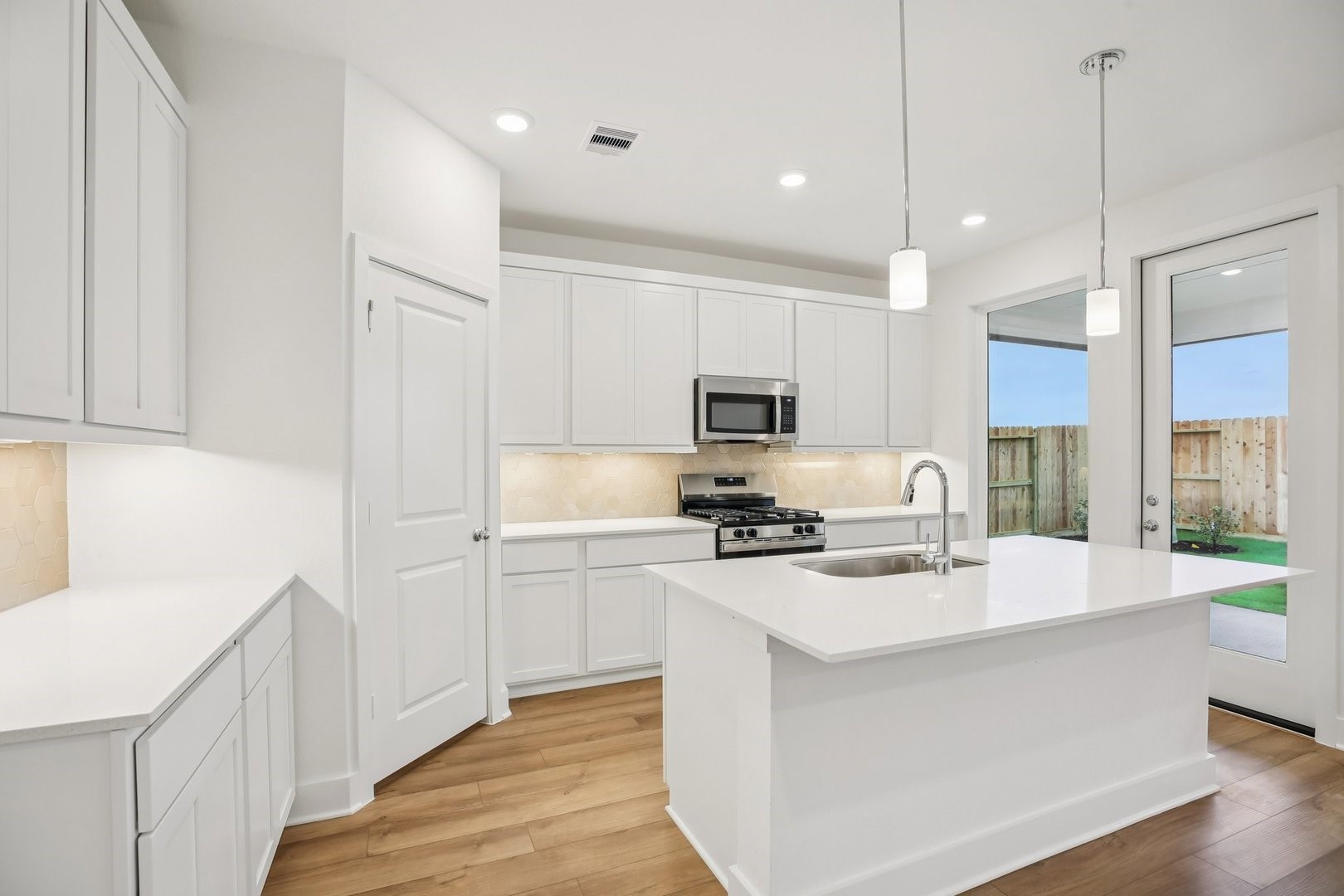 29307 Meadowcreek Hill Drive Property Photo 4