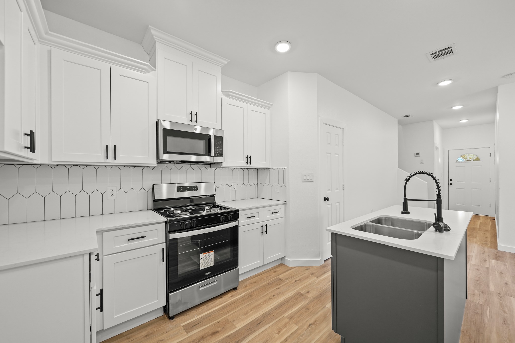 2195 W Lang B Property Photo 8