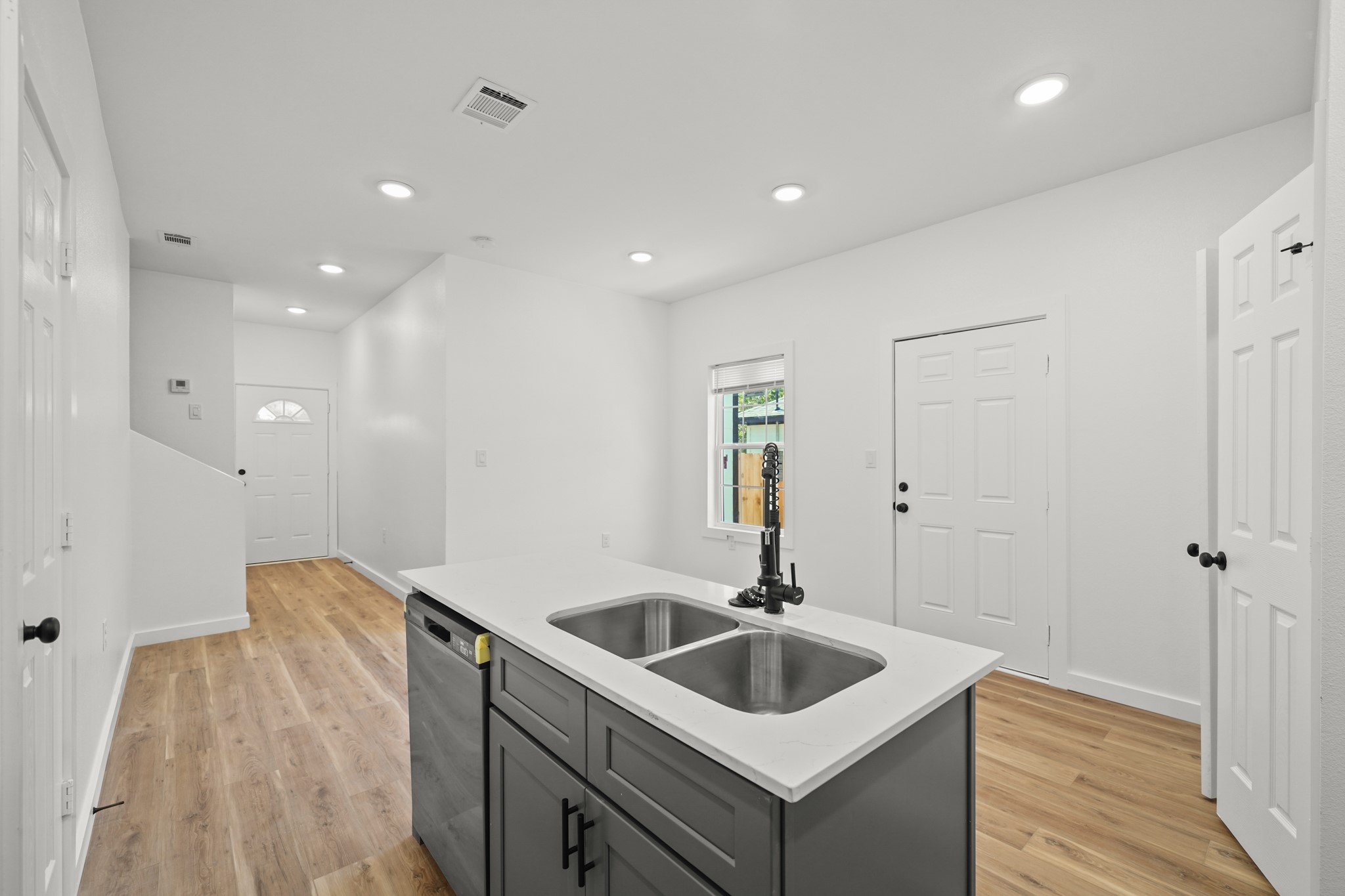 2195 W Lang B Property Photo 10