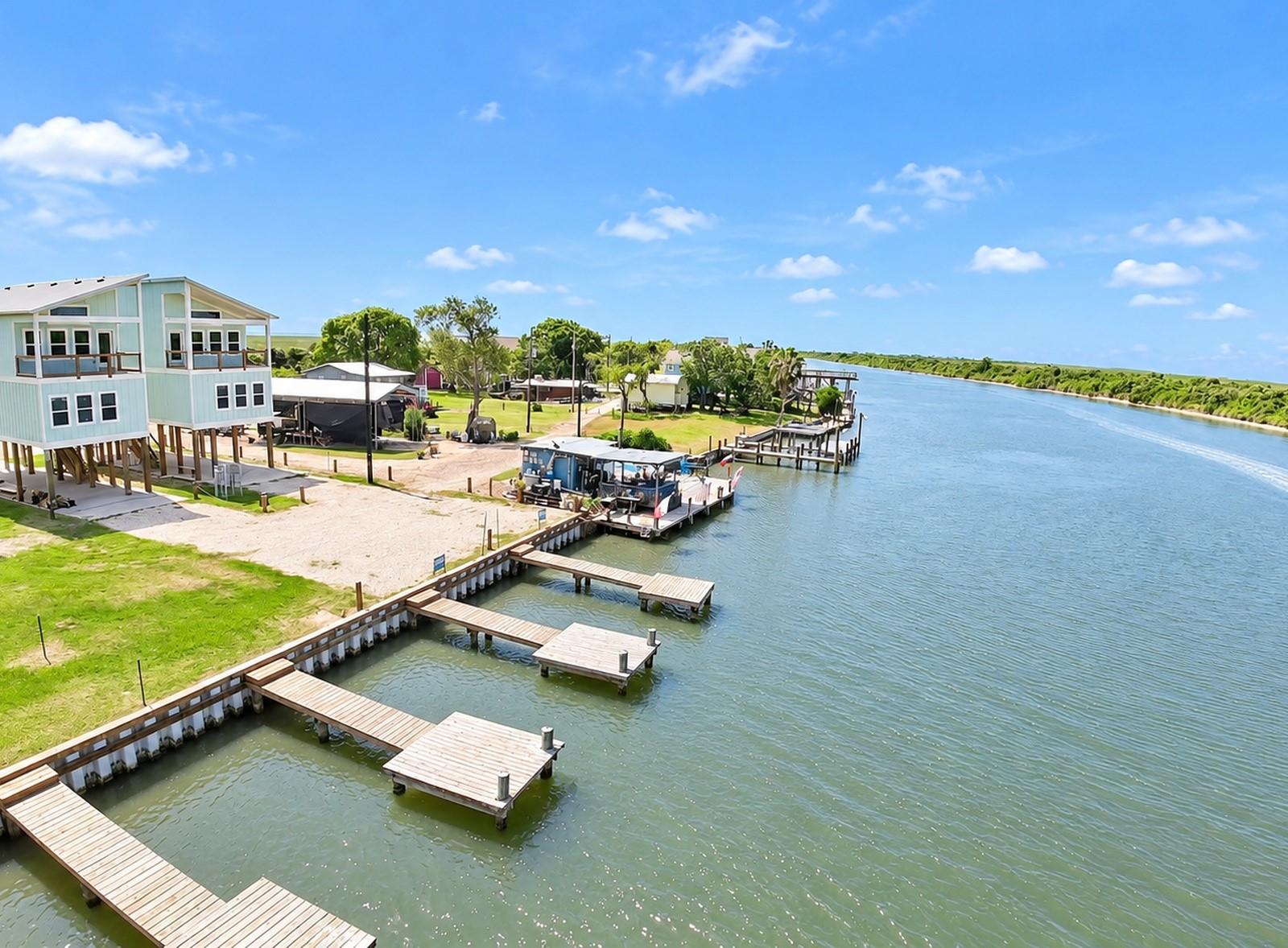 432 Private Road 670, Matagorda TX 77457 Property Photo 1