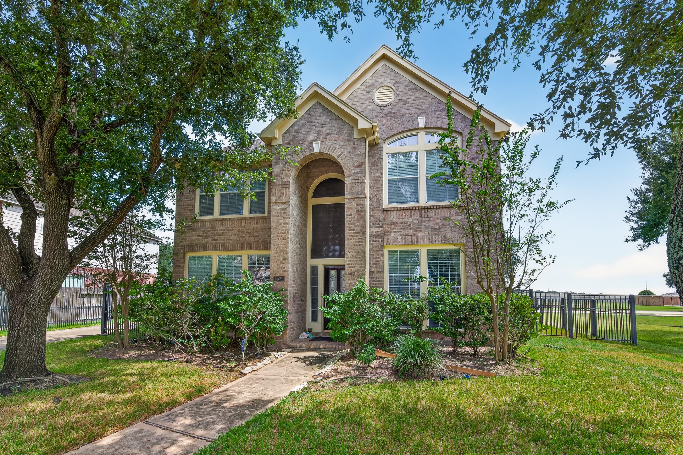 5535 Moss Meadow Court Property Photo 4