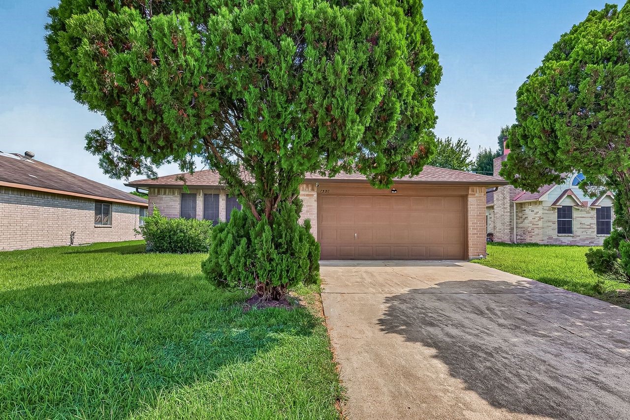7530 Gulfbriar Place Property Photo 12