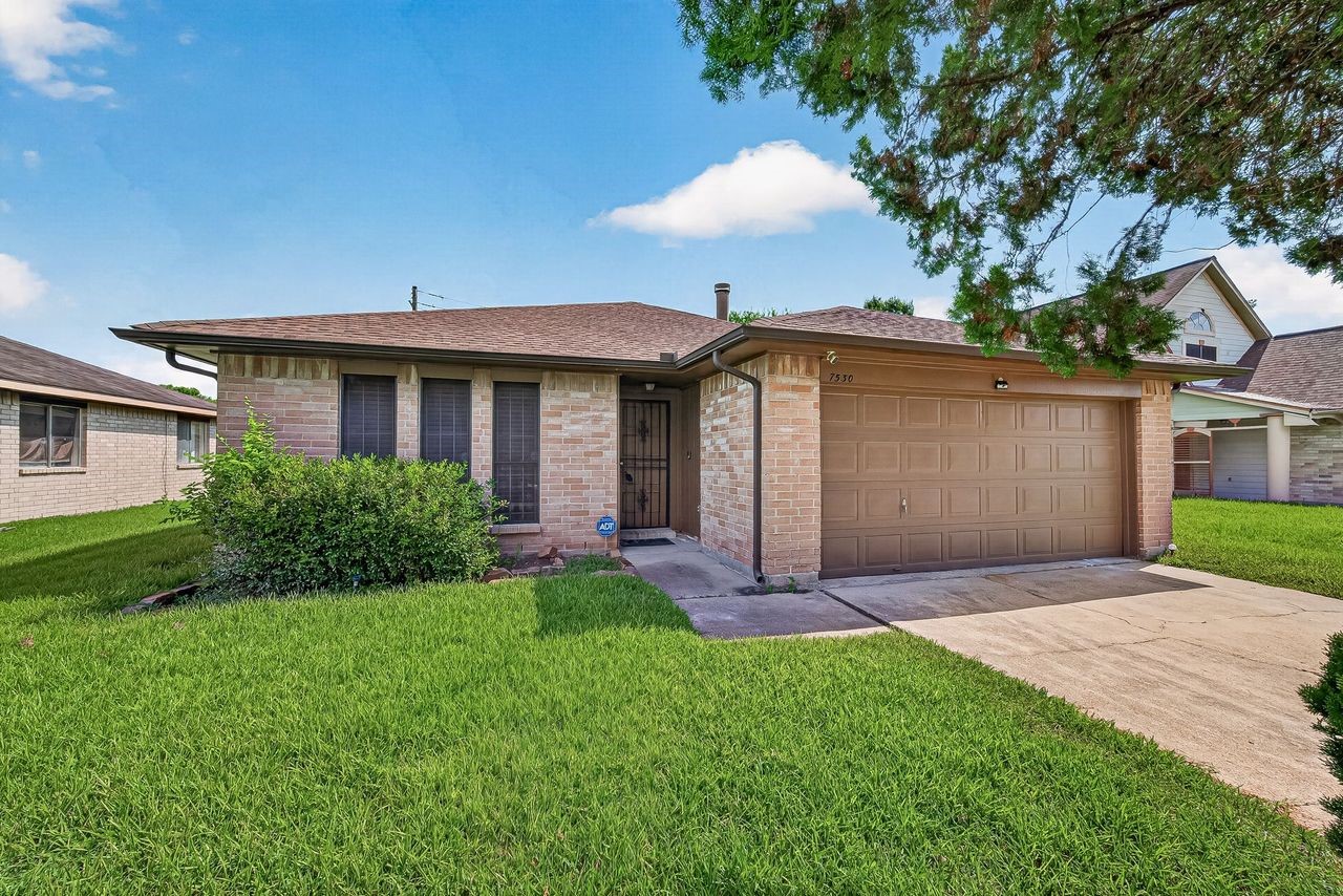 7530 Gulfbriar Place Property Photo 13
