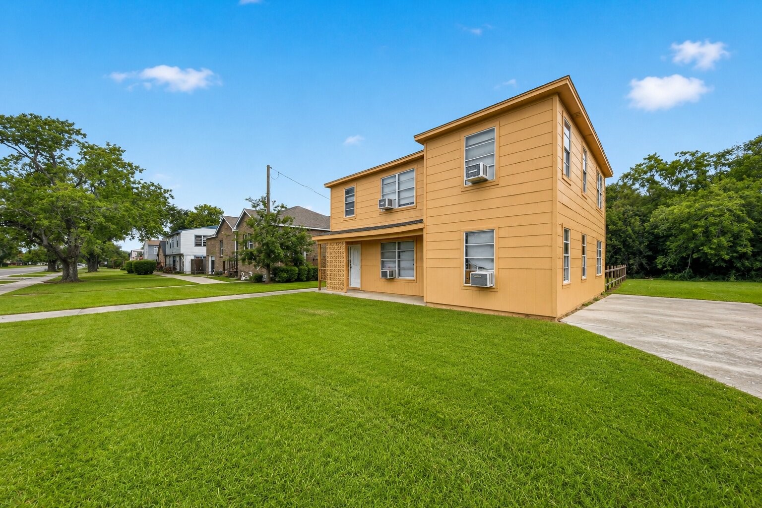1028 5th Avenue N Property Photo 3