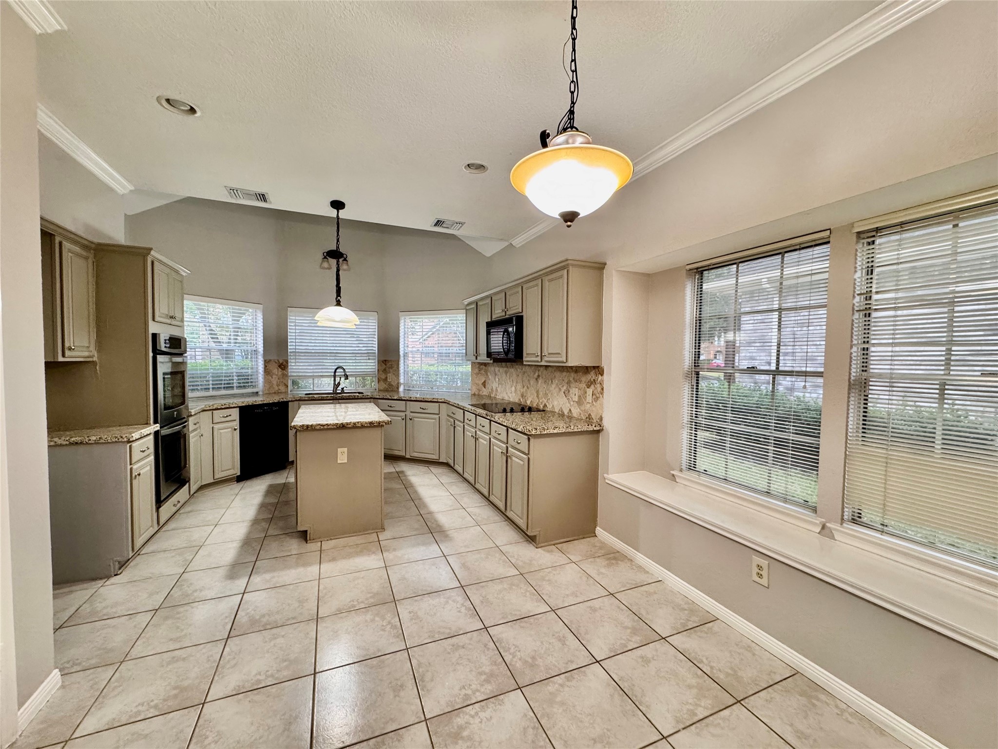 2623 Double Lake Drive Property Photo 8