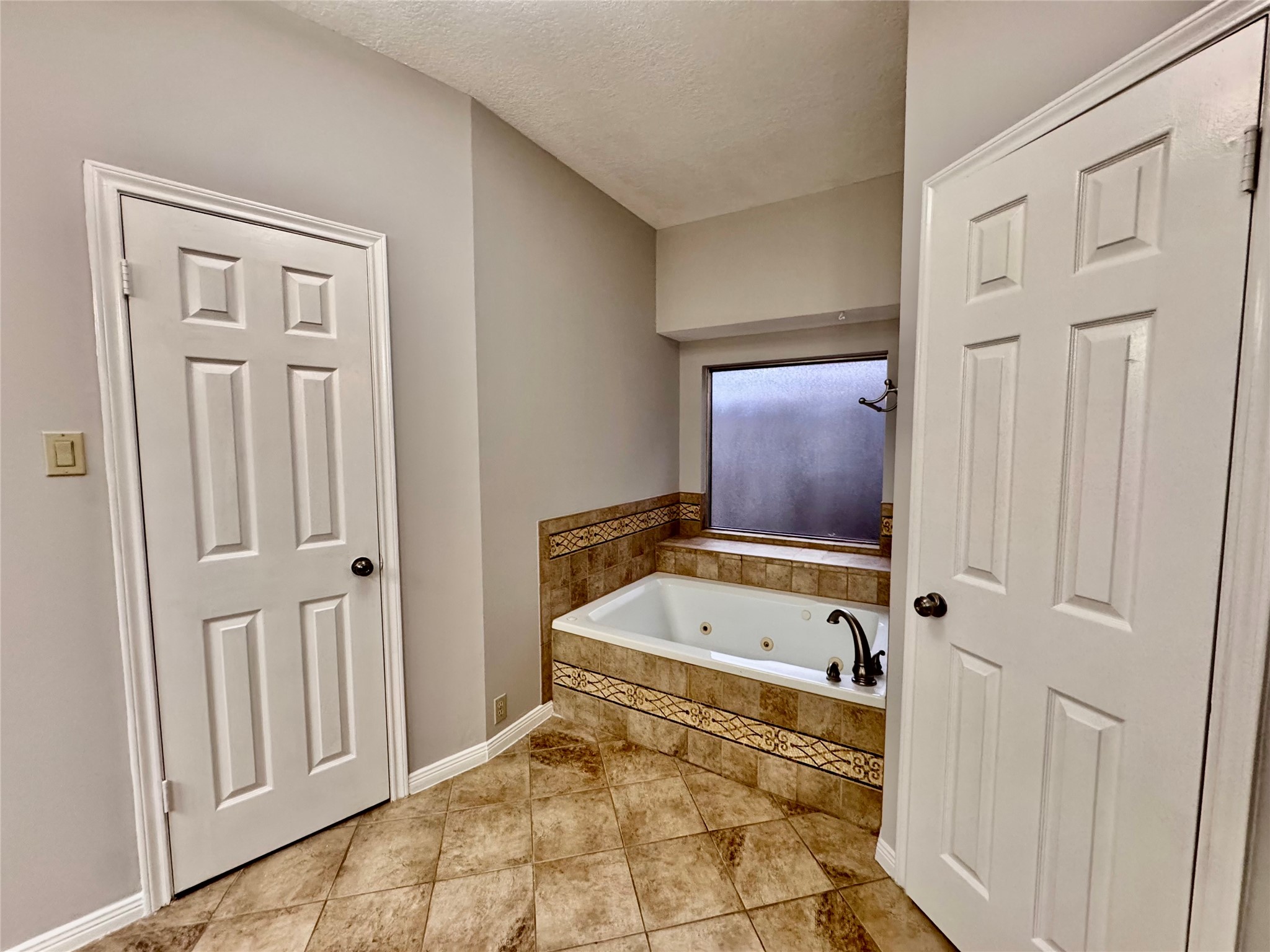 2623 Double Lake Drive Property Photo 9