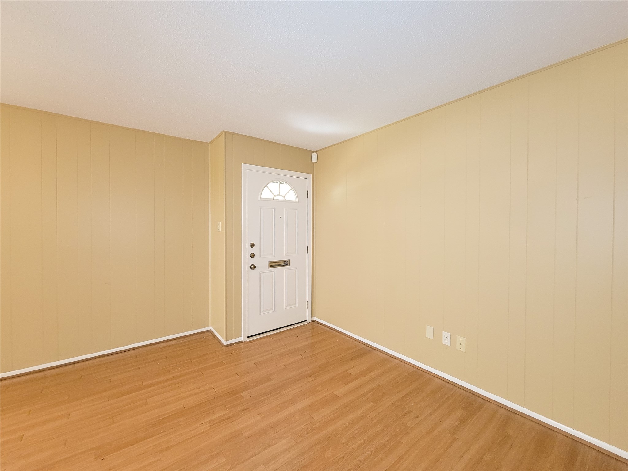 111 Azalea Property Photo 4