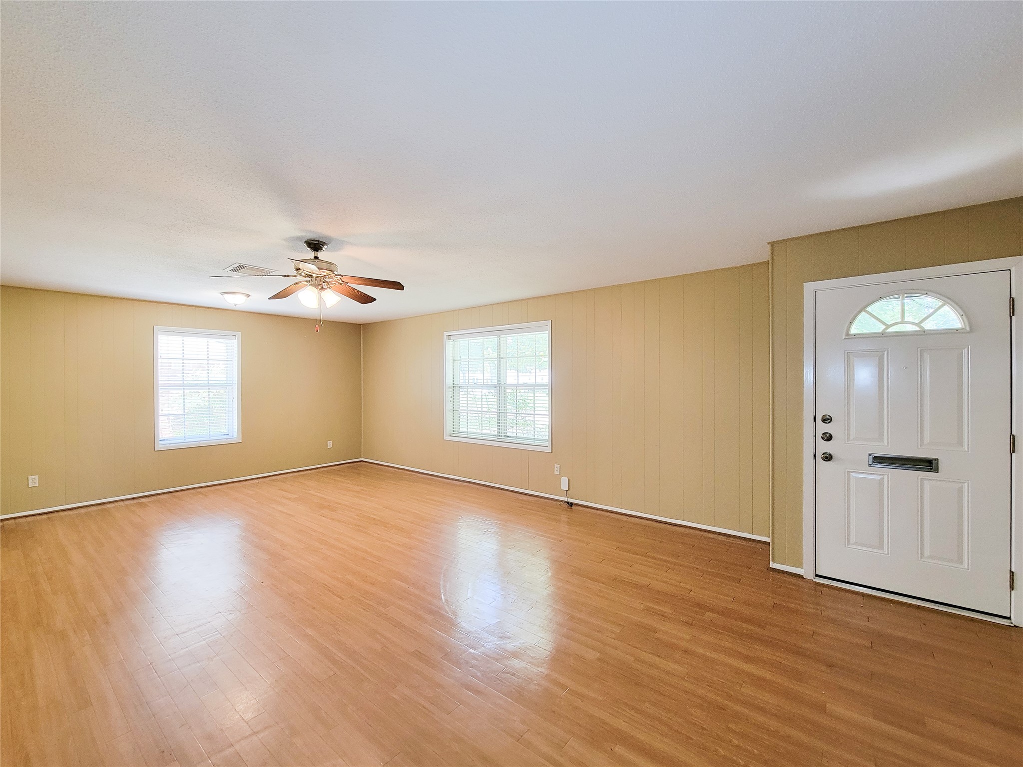111 Azalea Property Photo 5