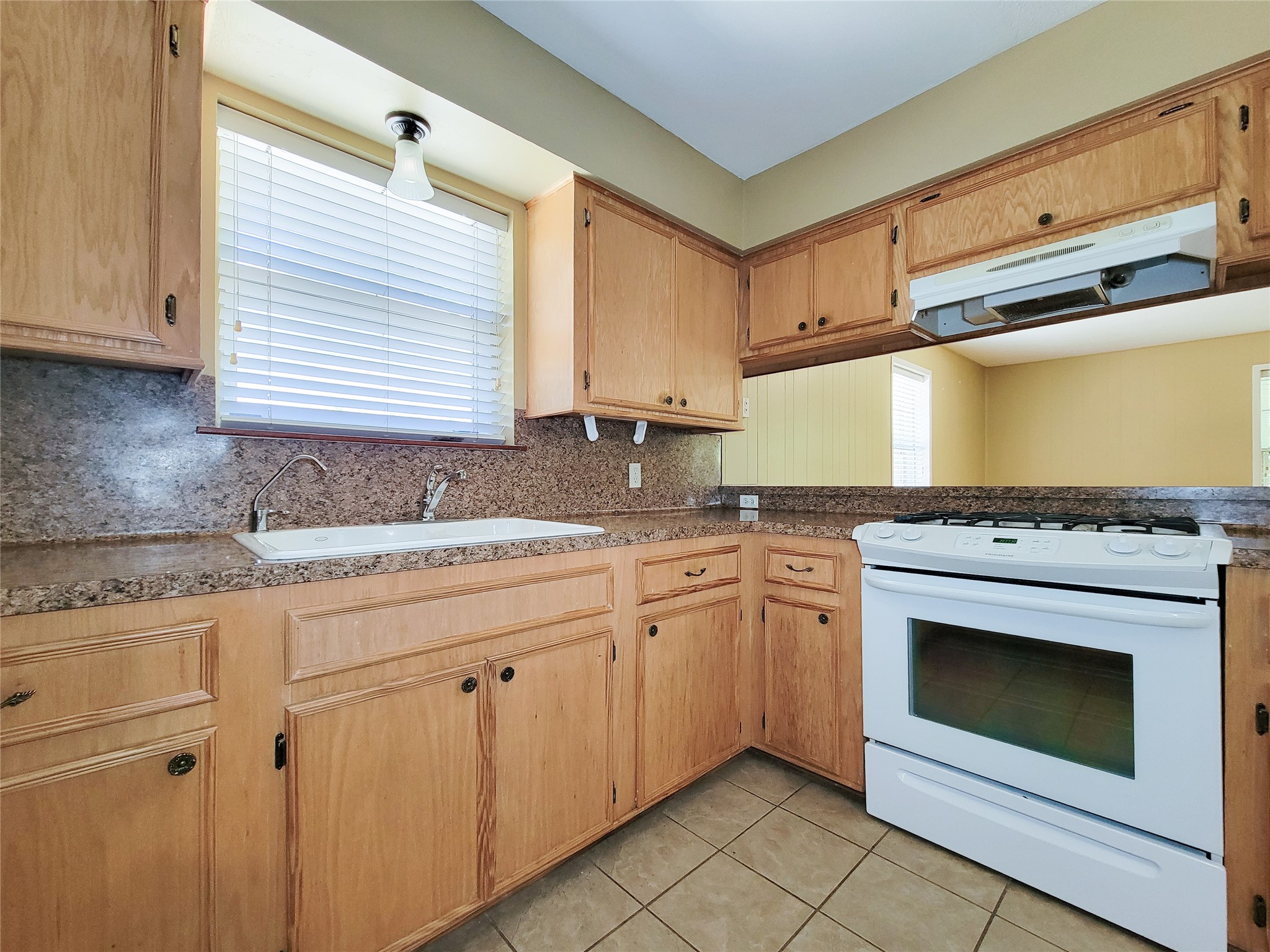 111 Azalea Property Photo 12