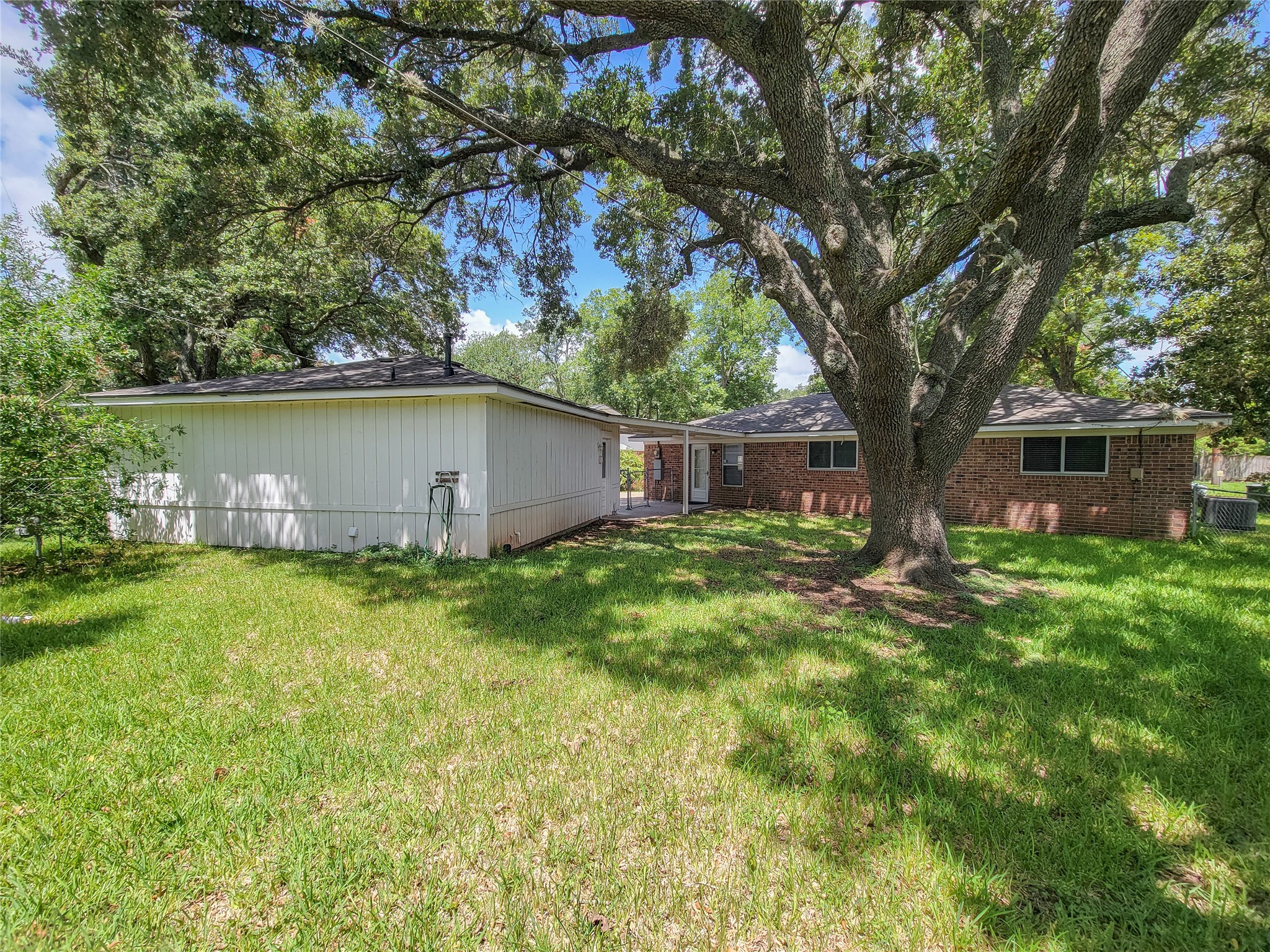 111 Azalea Property Photo 34
