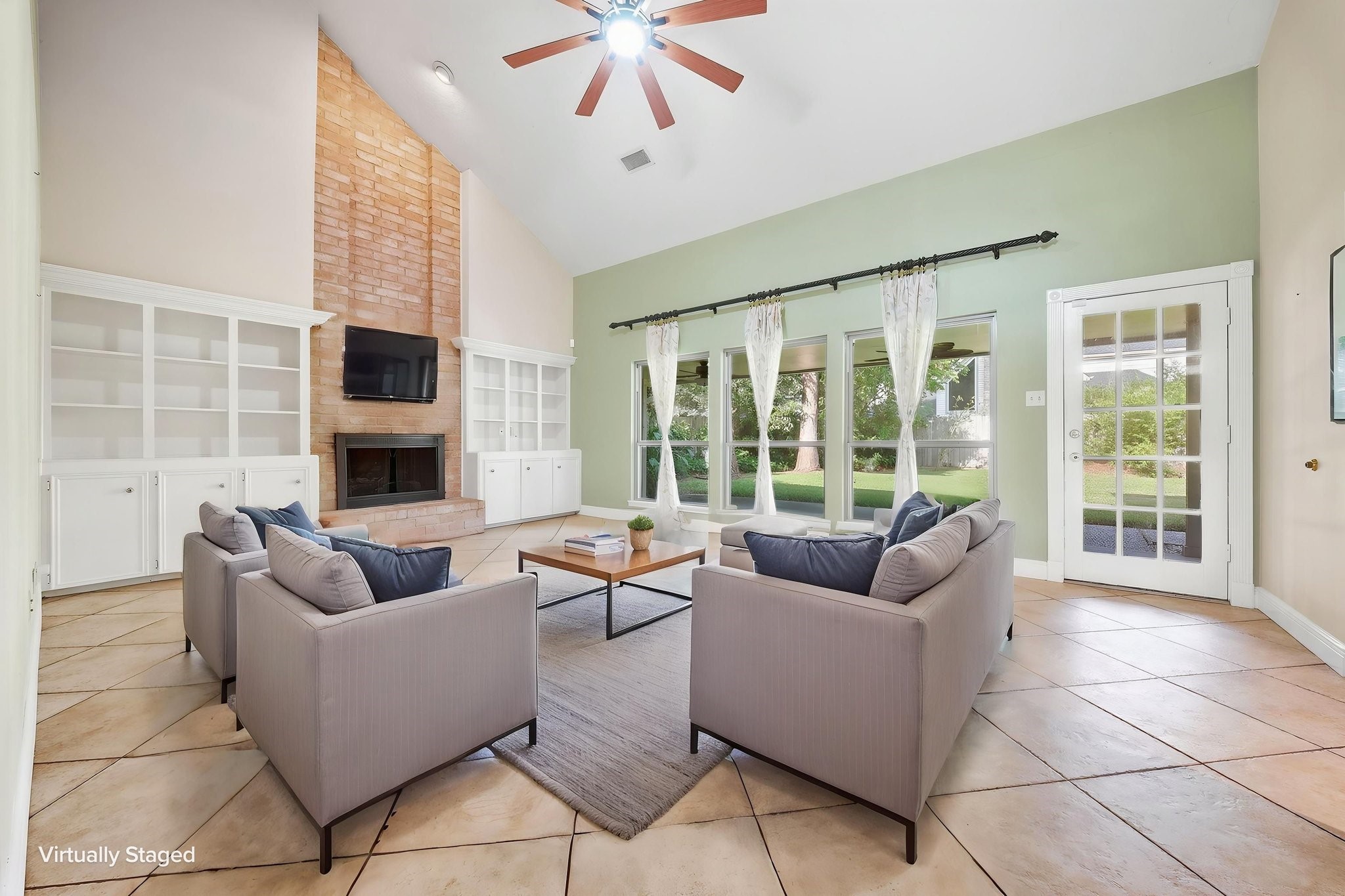 7711 Brook Springs Drive Property Photo 4