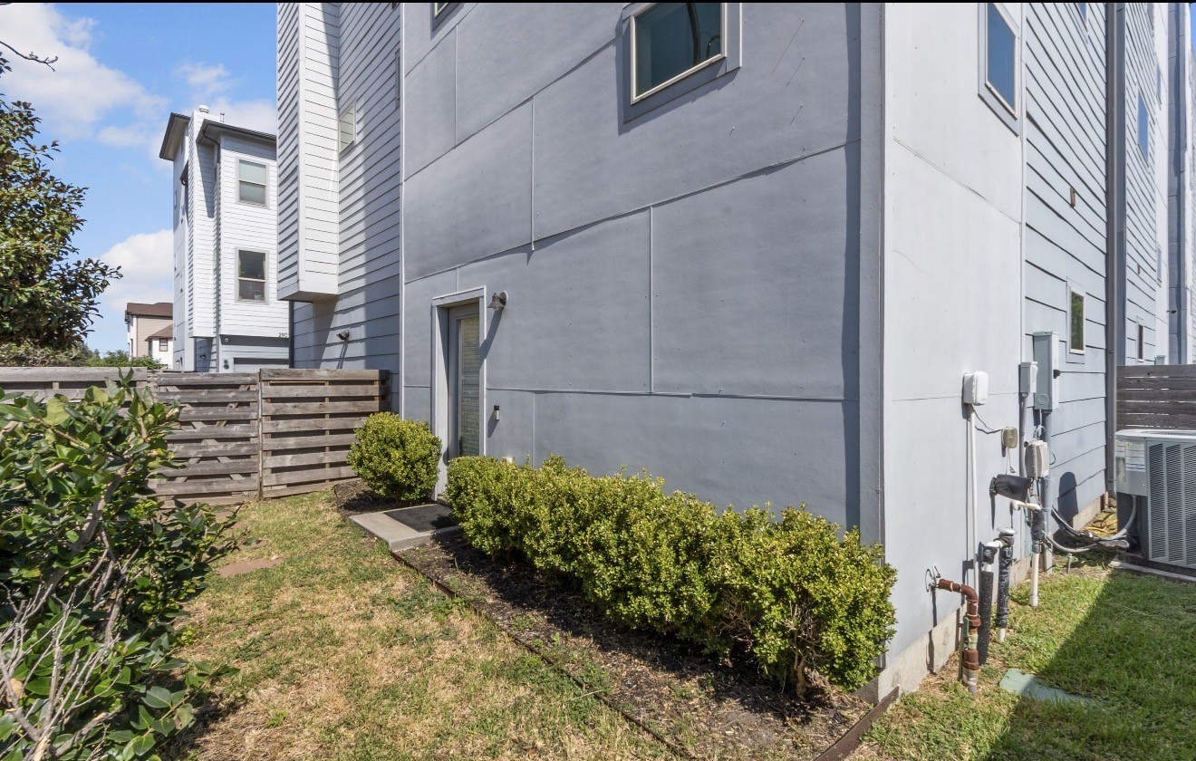 2911 Blodgett Street Property Photo 18