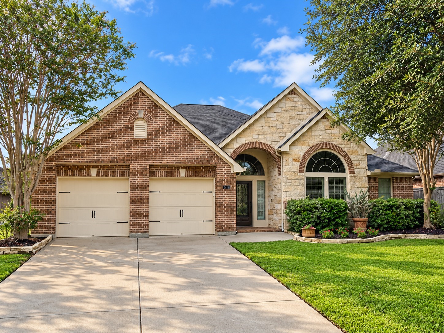 27418 N Saddle Creek Lane Property Photo 1