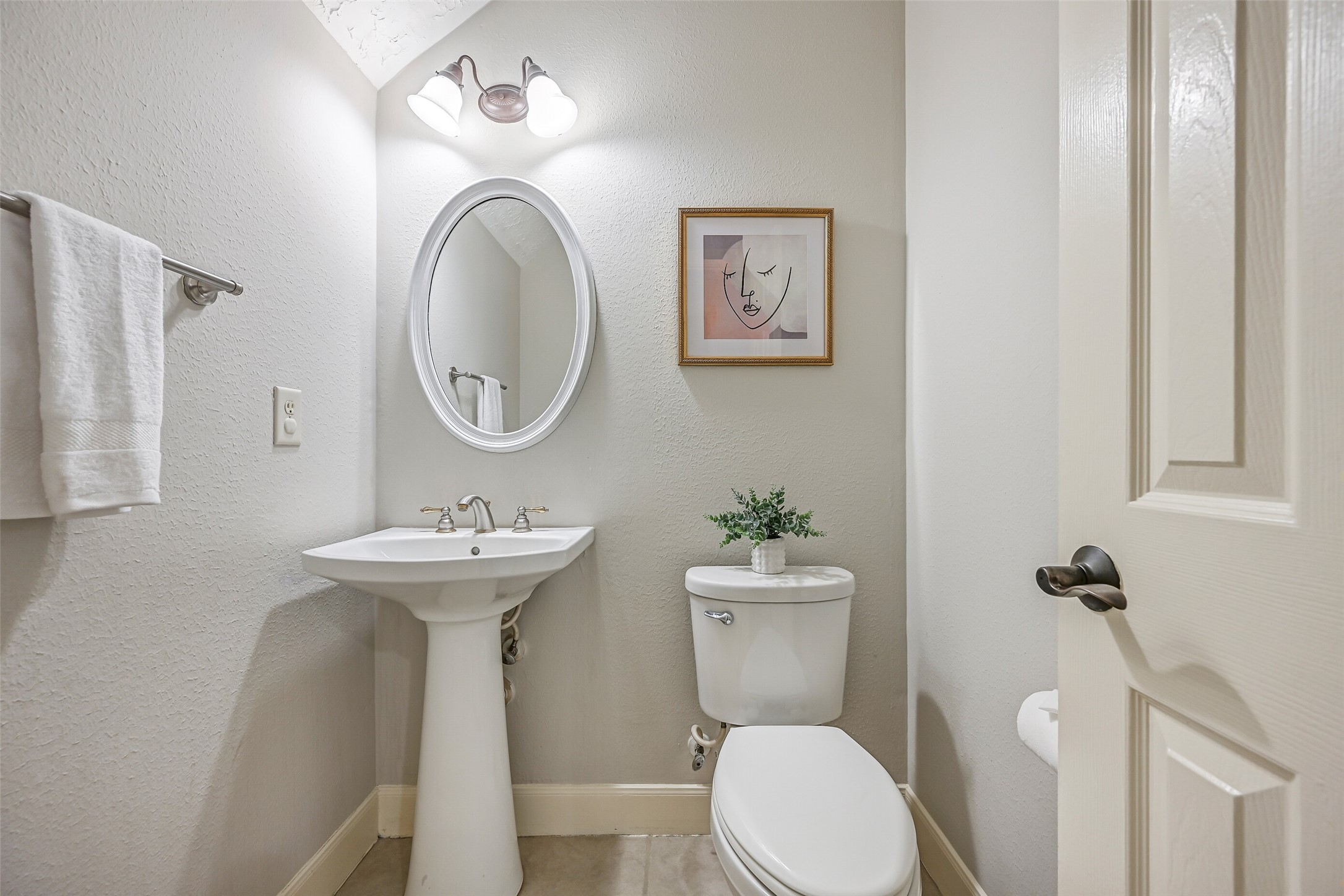 2611 Katie Harbor Drive Property Photo 13