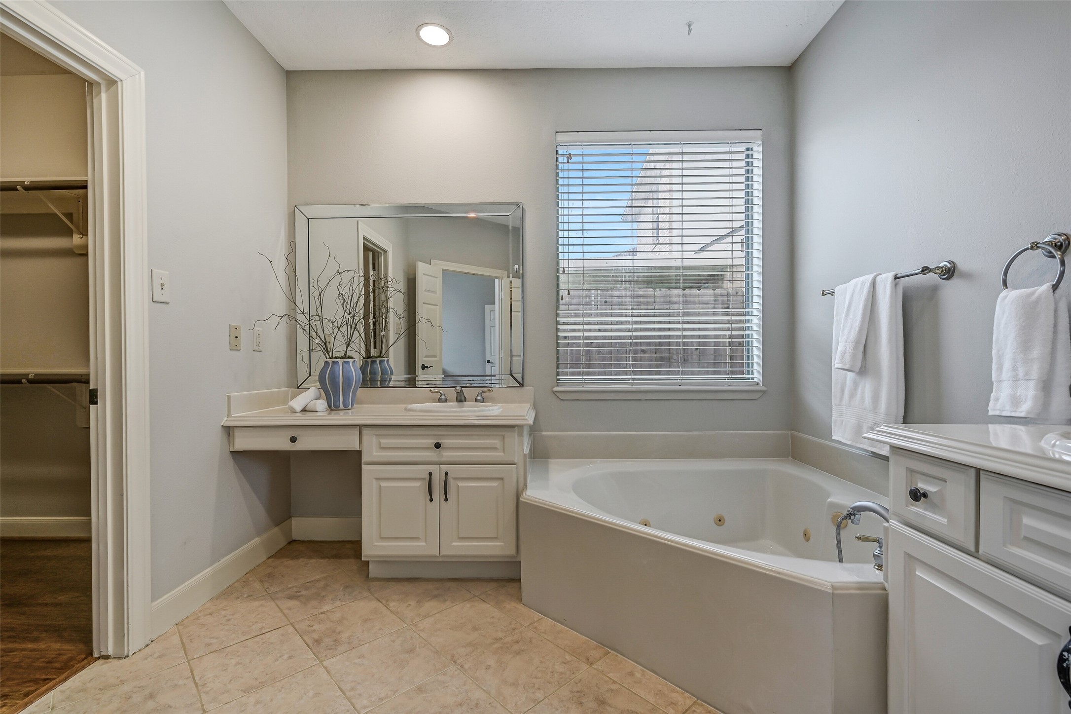 2611 Katie Harbor Drive Property Photo 16