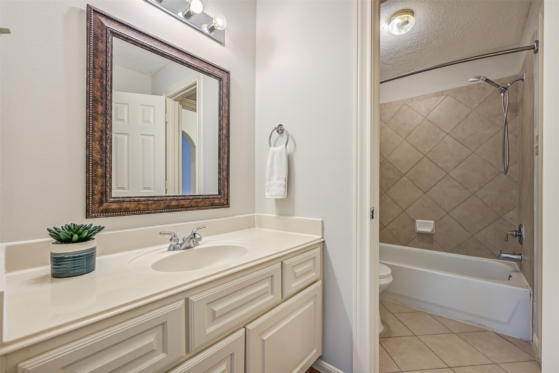 2611 Katie Harbor Drive Property Photo 22