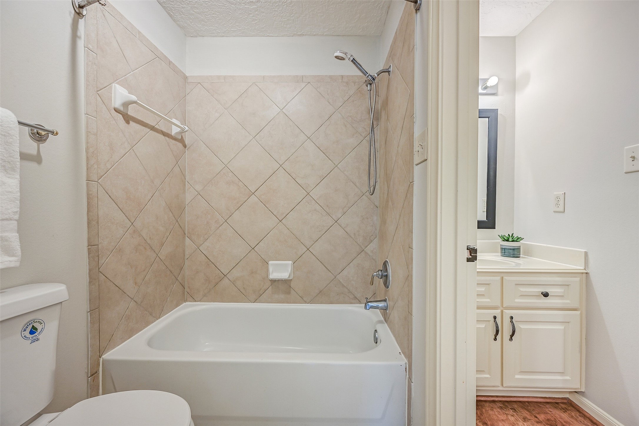 2611 Katie Harbor Drive Property Photo 23