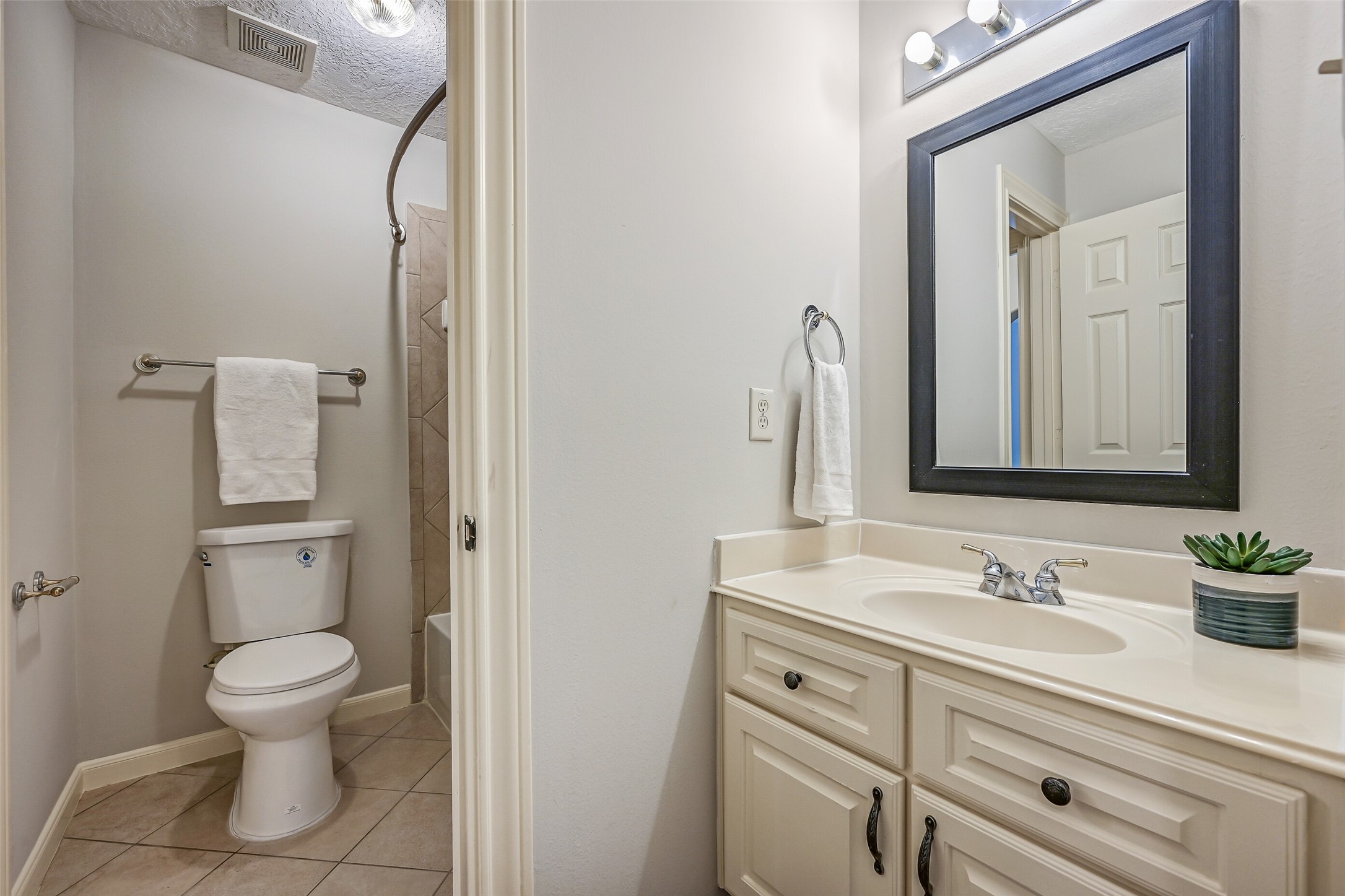 2611 Katie Harbor Drive Property Photo 24