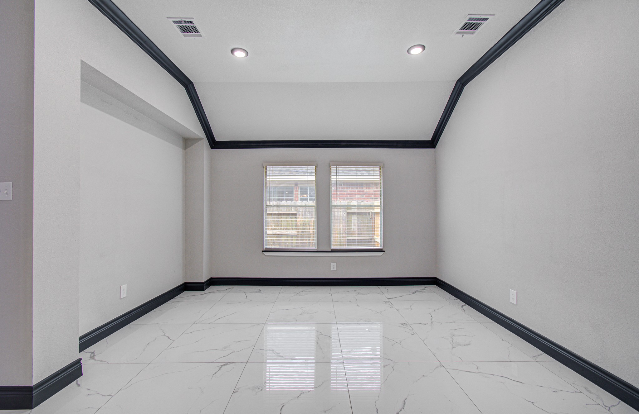 14414 Castle Cove Lane Property Photo 11