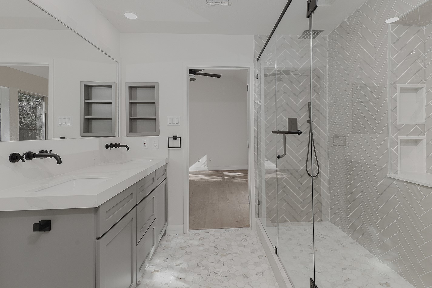 310 Leafsage Property Photo 18