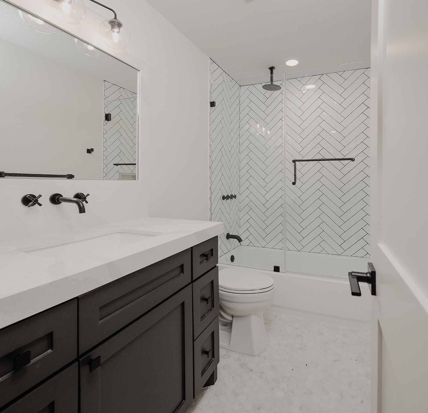 310 Leafsage Property Photo 22