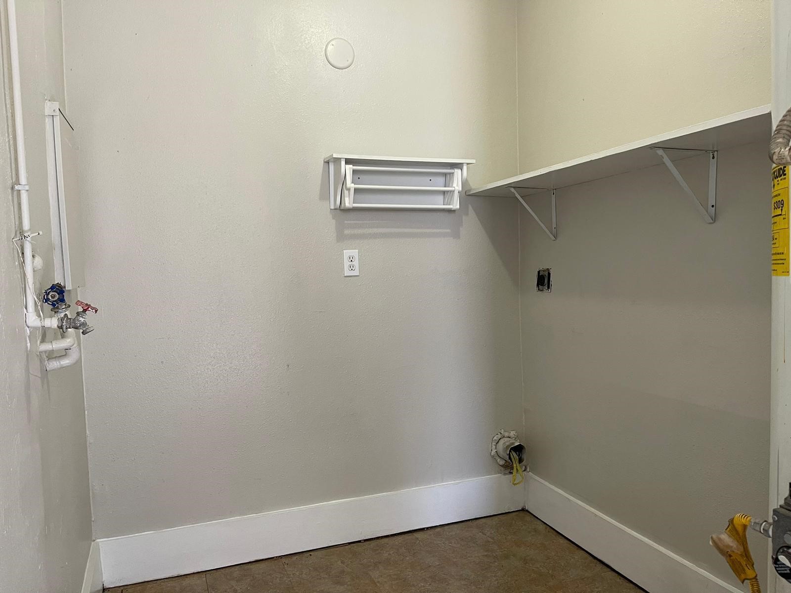 4918 Airport Boulevard Property Photo 10