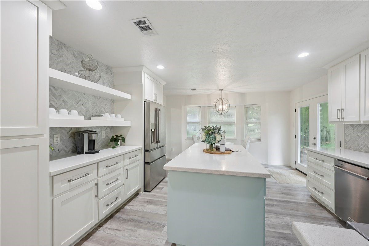 5840 Wynden Way Property Photo 4