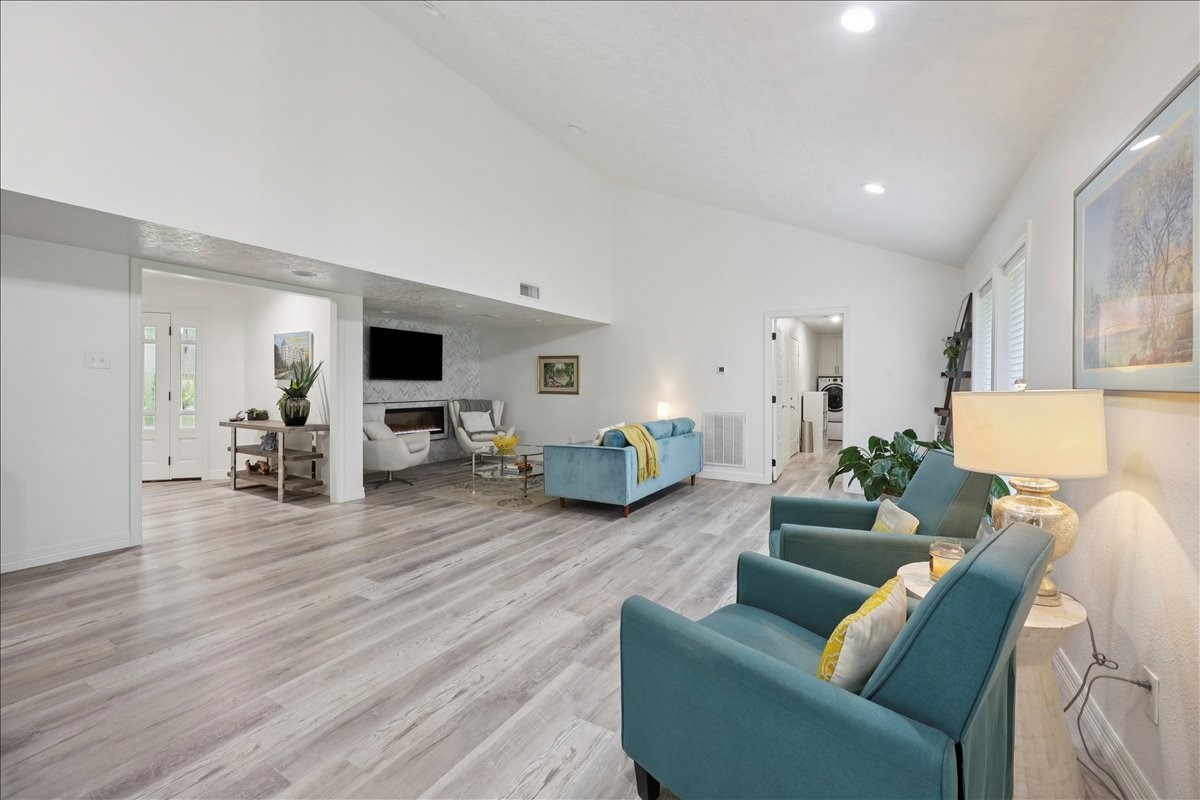 5840 Wynden Way Property Photo 8