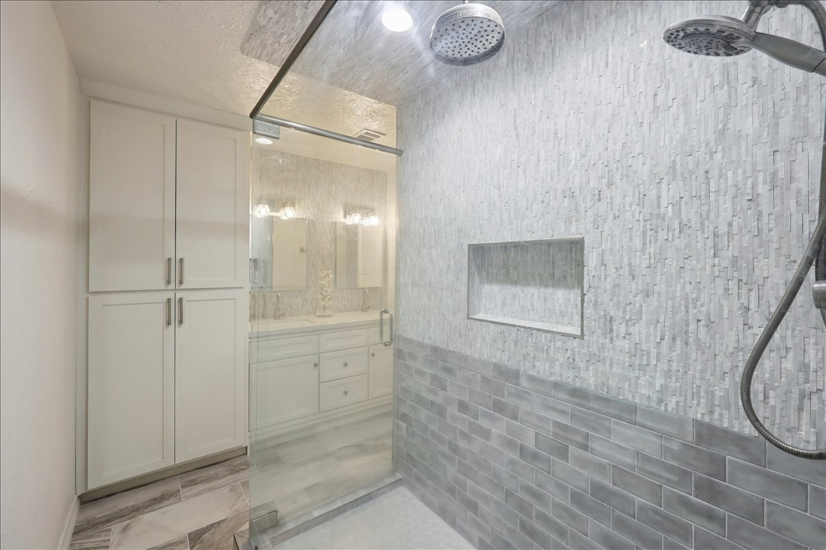 5840 Wynden Way Property Photo 15