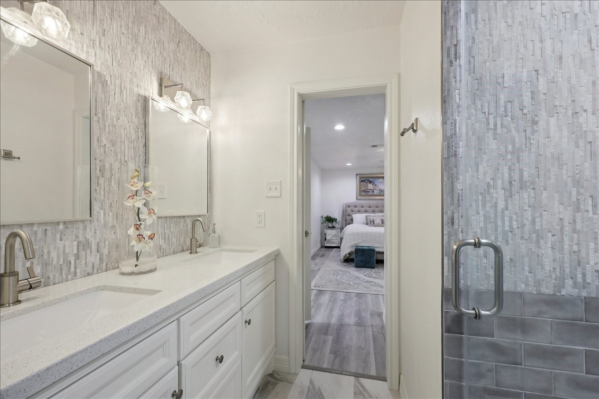 5840 Wynden Way Property Photo 16