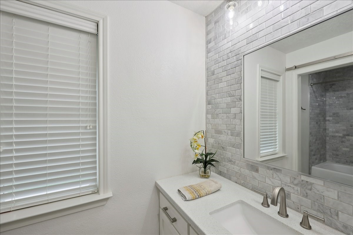 5840 Wynden Way Property Photo 19