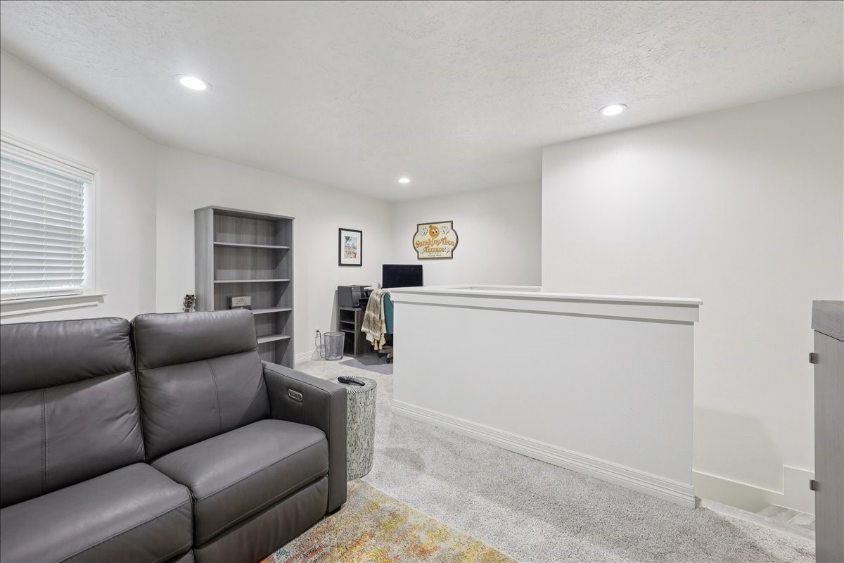 5840 Wynden Way Property Photo 23