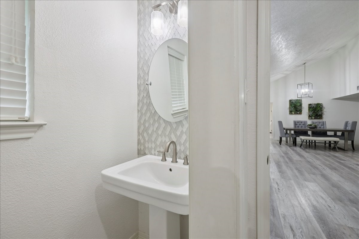 5840 Wynden Way Property Photo 24