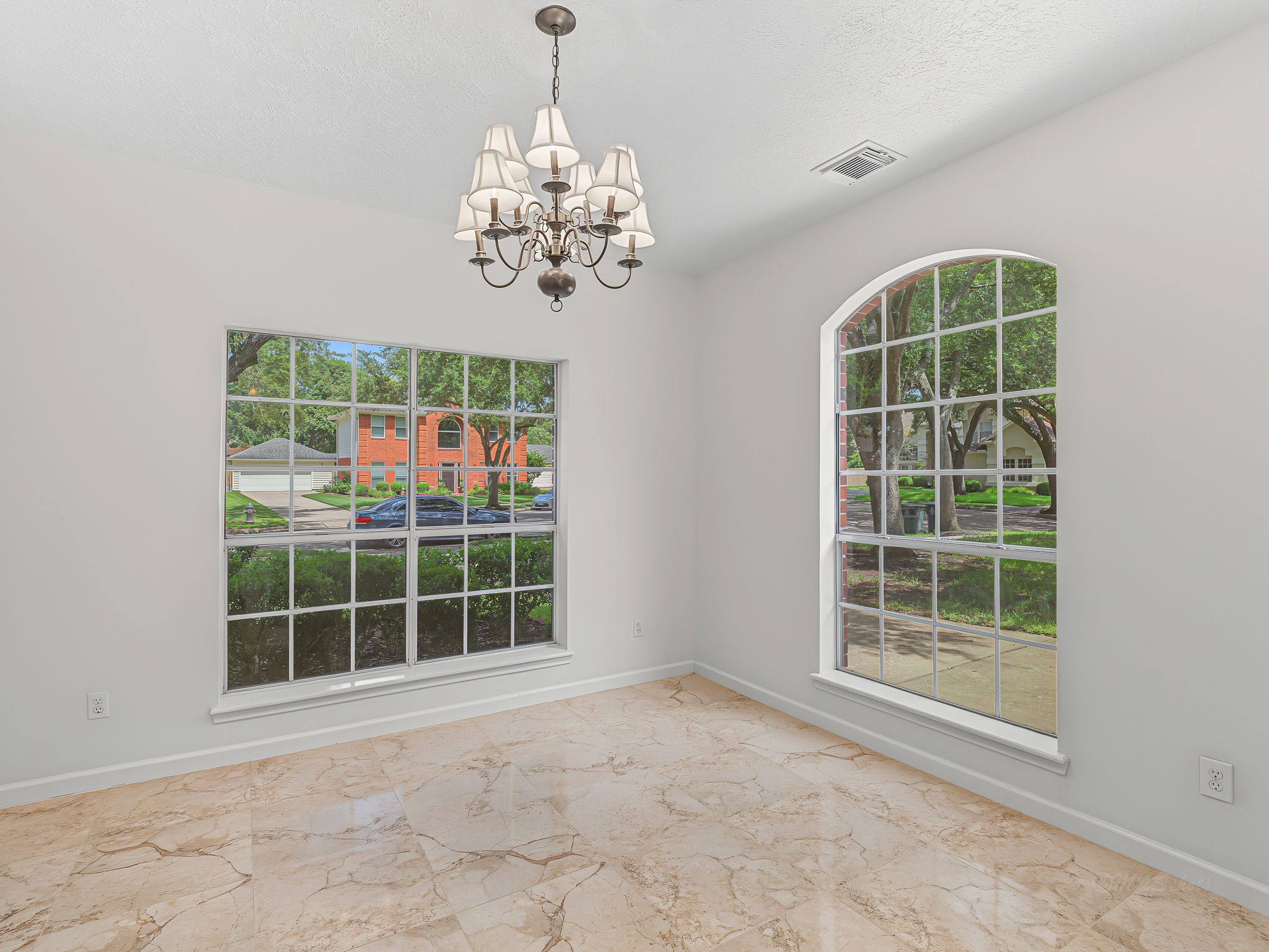 1615 Monvale Lane Property Photo 17