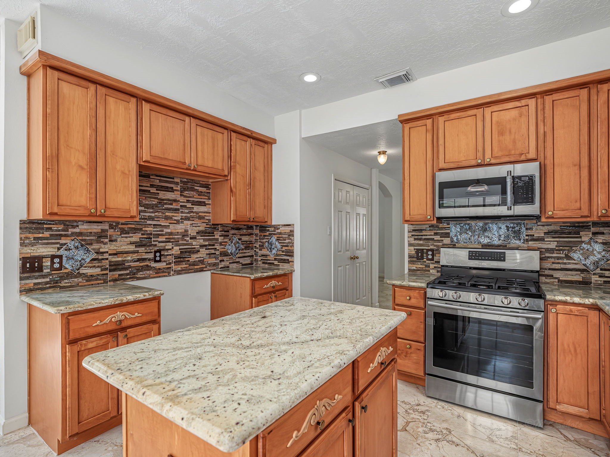 1615 Monvale Lane Property Photo 18