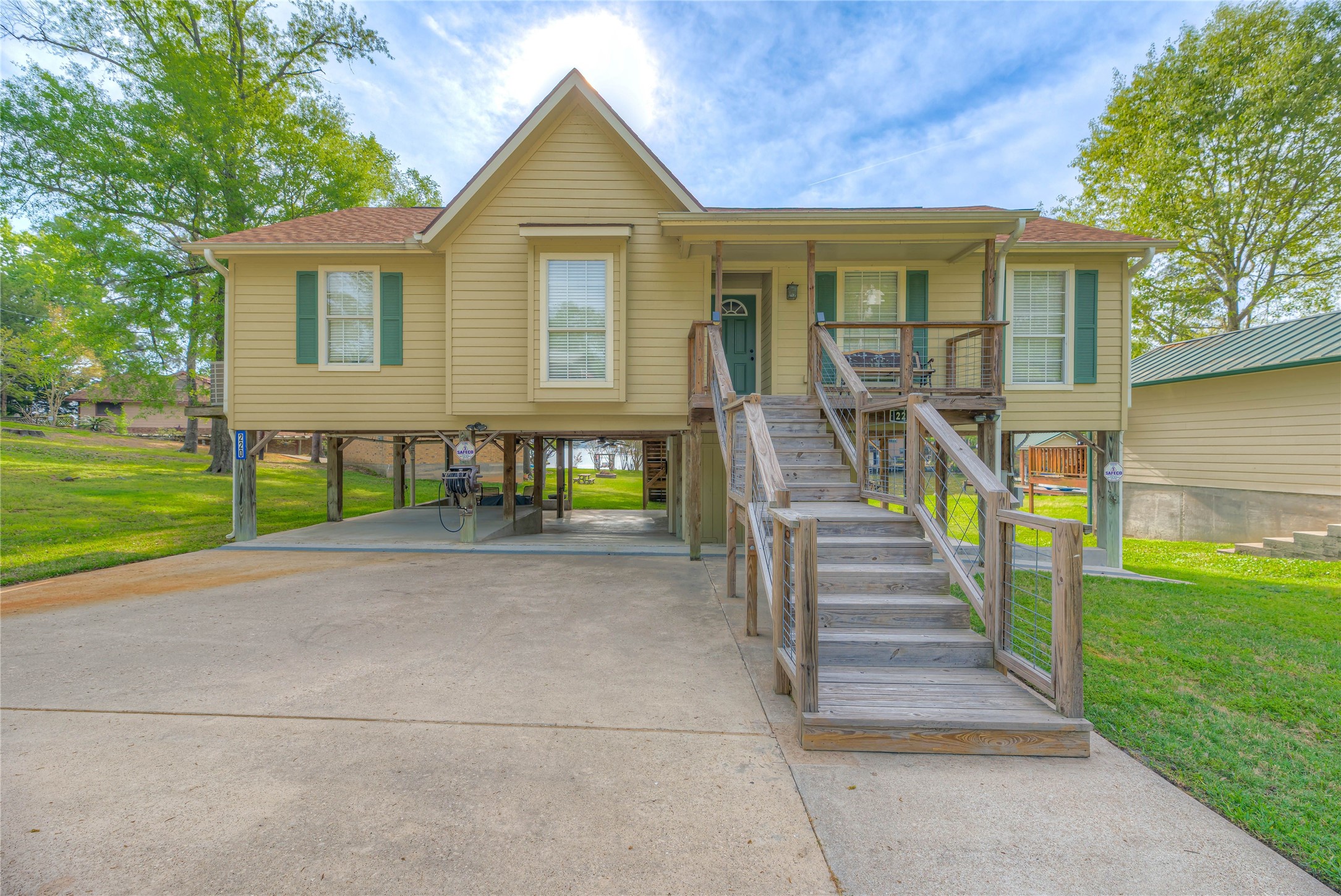 220 Harbor Drive Property Photo 4